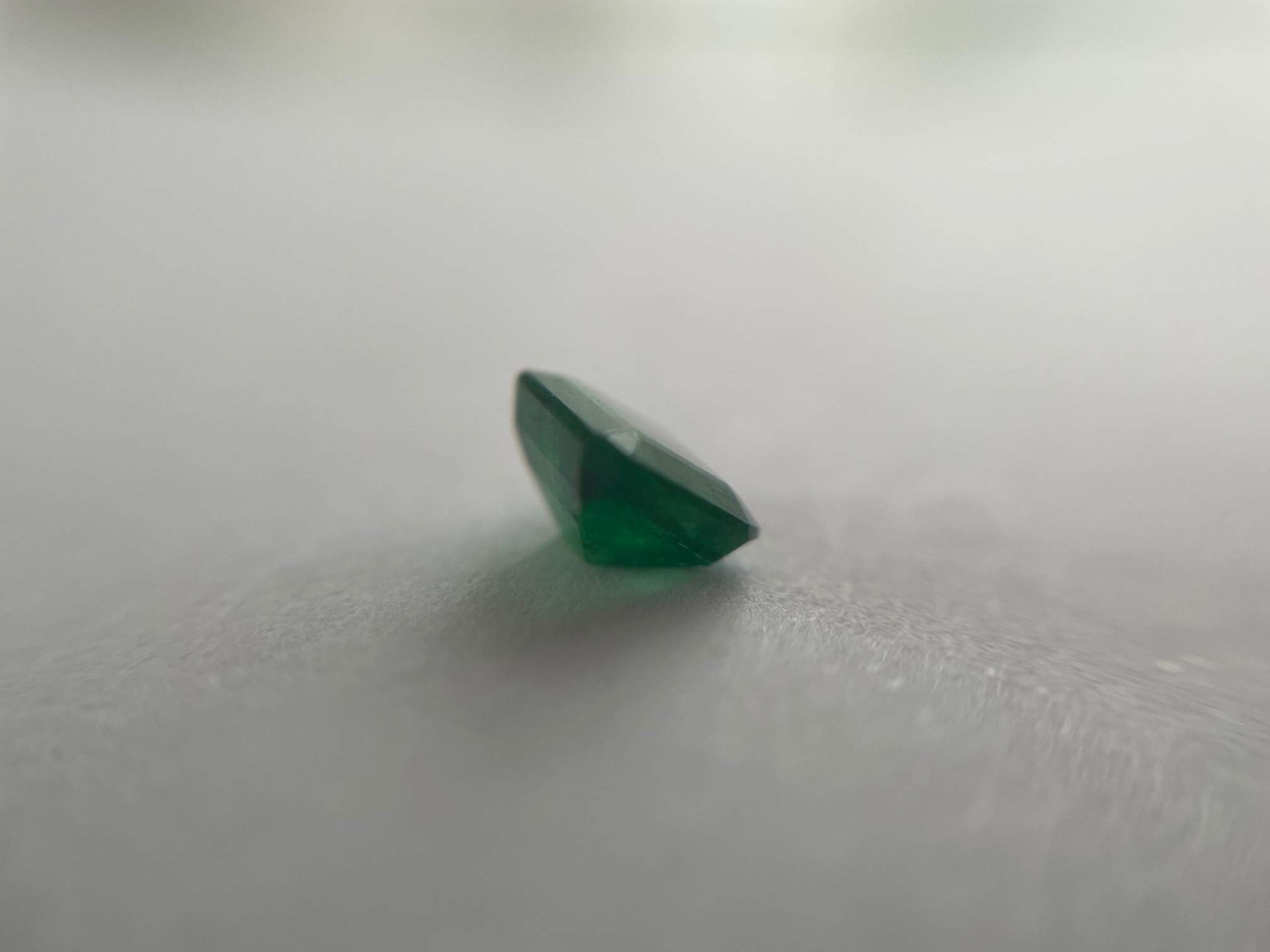 Emerald 0.6 ct.