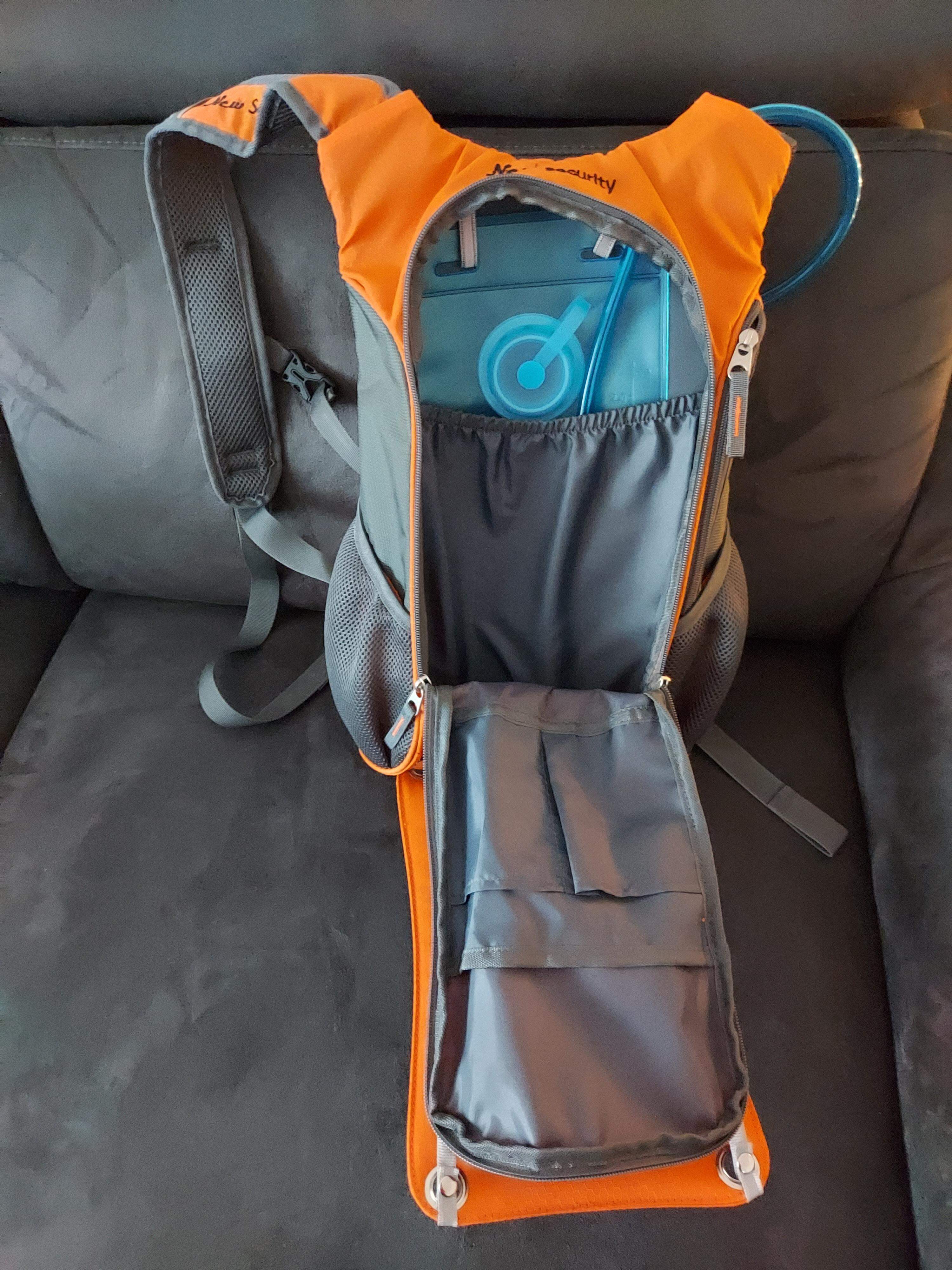 New Security Rucksack mit 7-W-Solar Panel für USB-Ladegeräte,mit 2L Silikon Trinkflasche.