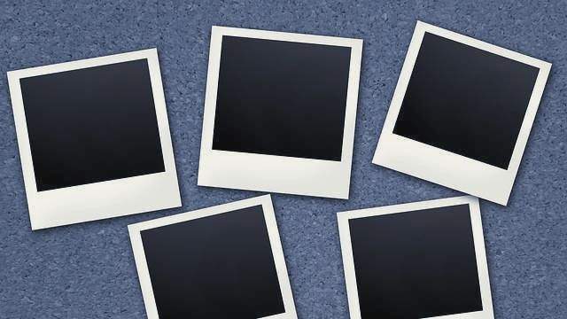 Fünf leere Polaroid Fotos