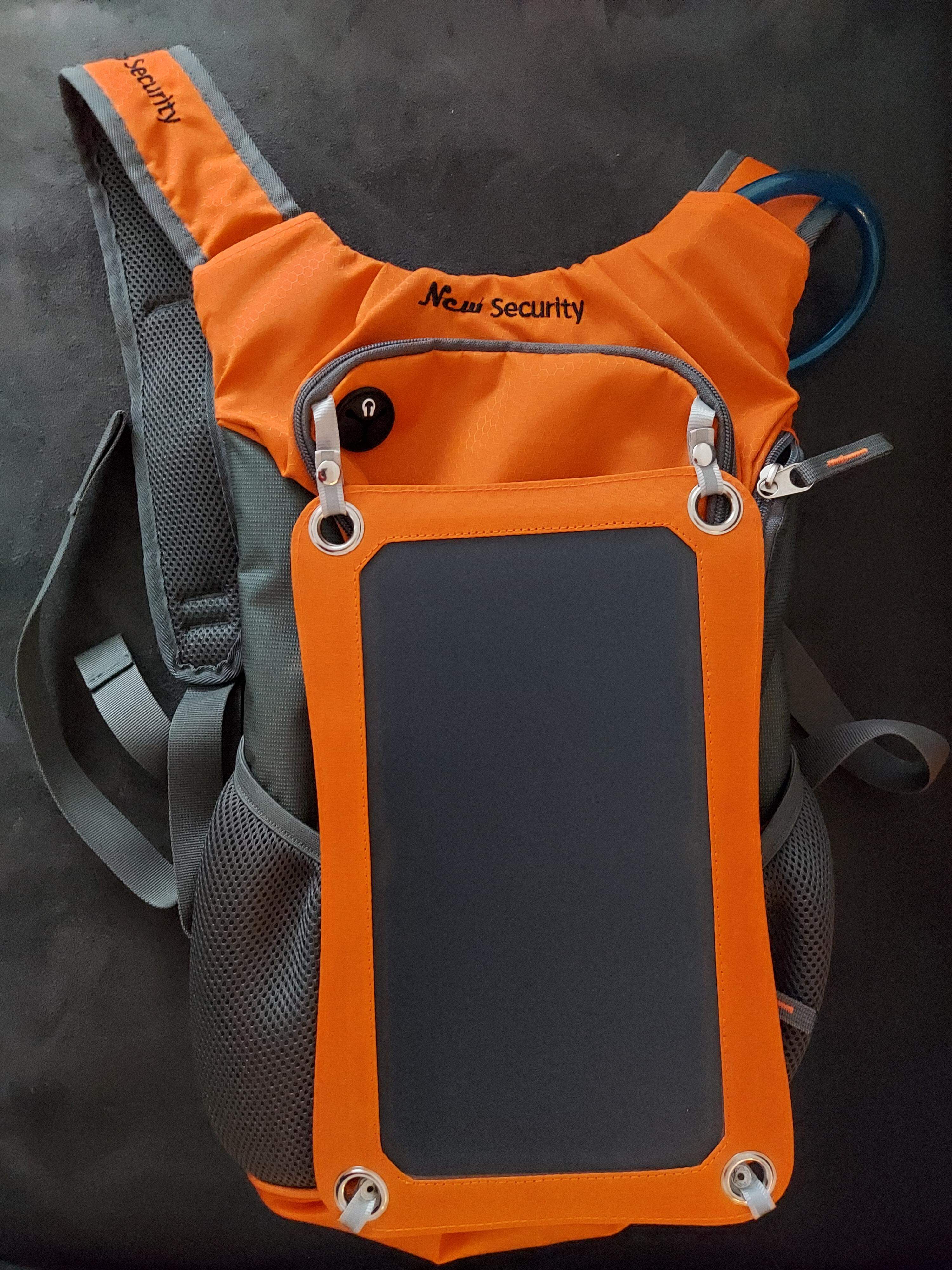 New Security Rucksack mit 7-W-Solar Panel für USB-Ladegeräte,mit 2L Silikon Trinkflasche.