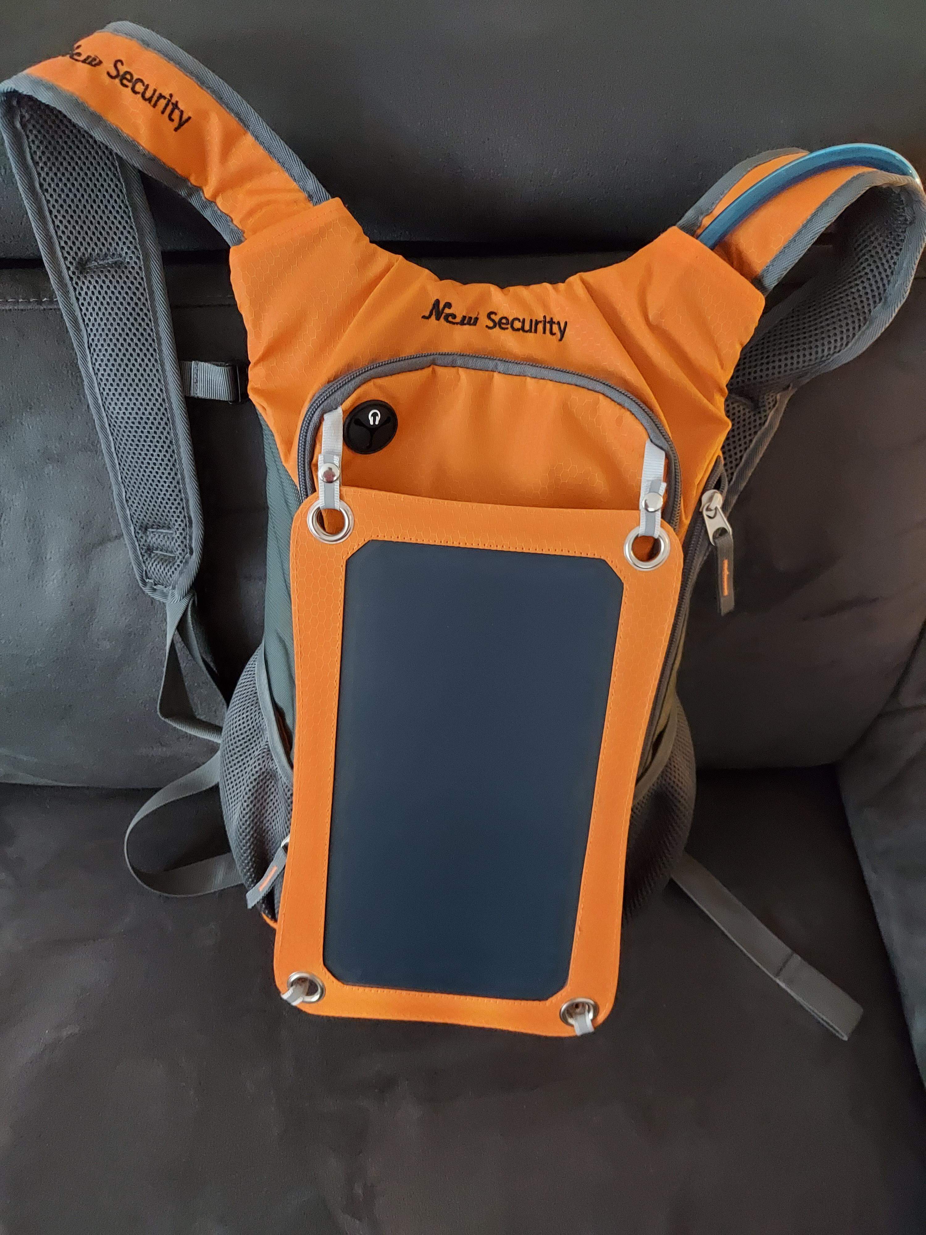 New Security Rucksack mit 7-W-Solar Panel für USB-Ladegeräte,mit 2L Silikon Trinkflasche.