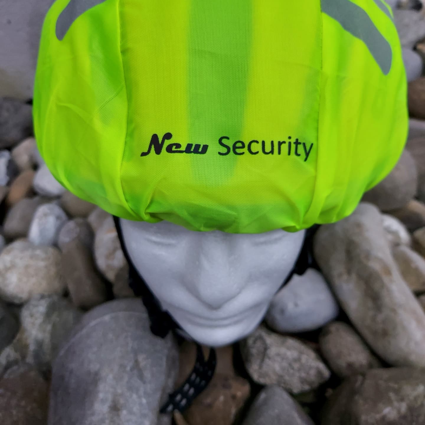 New Security Helmüberzug mit reflektierenden Streifen!Original Preis 9.90 CHF jetzt -60%