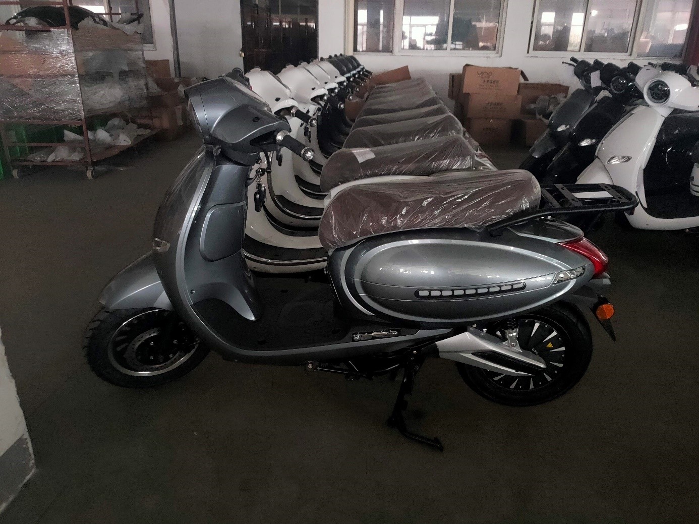 VESPA NEW SECURITY Electric Vespa mit Batterie Model W3000 / W4000 neu mit 0 km