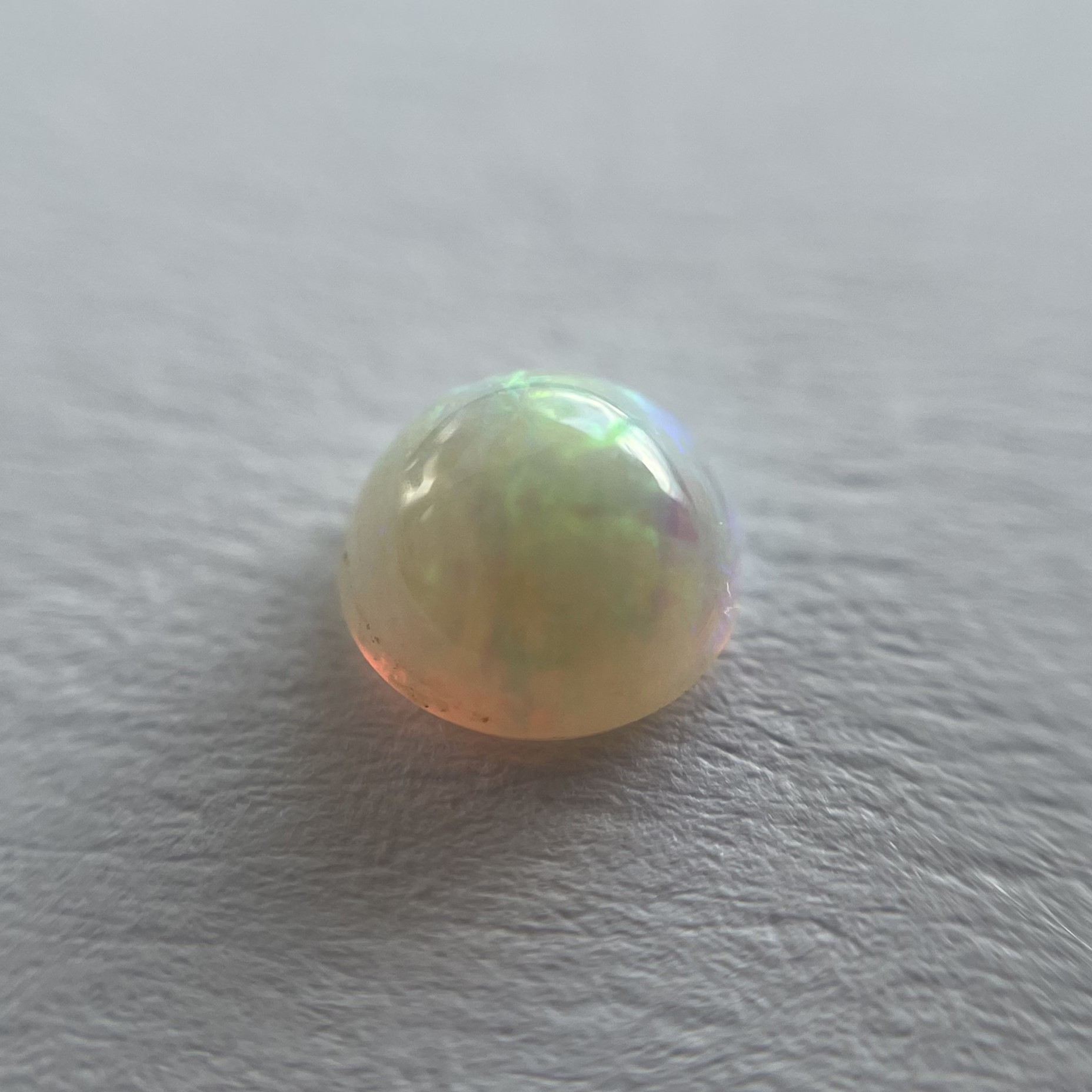 Opal 0.4 ct.