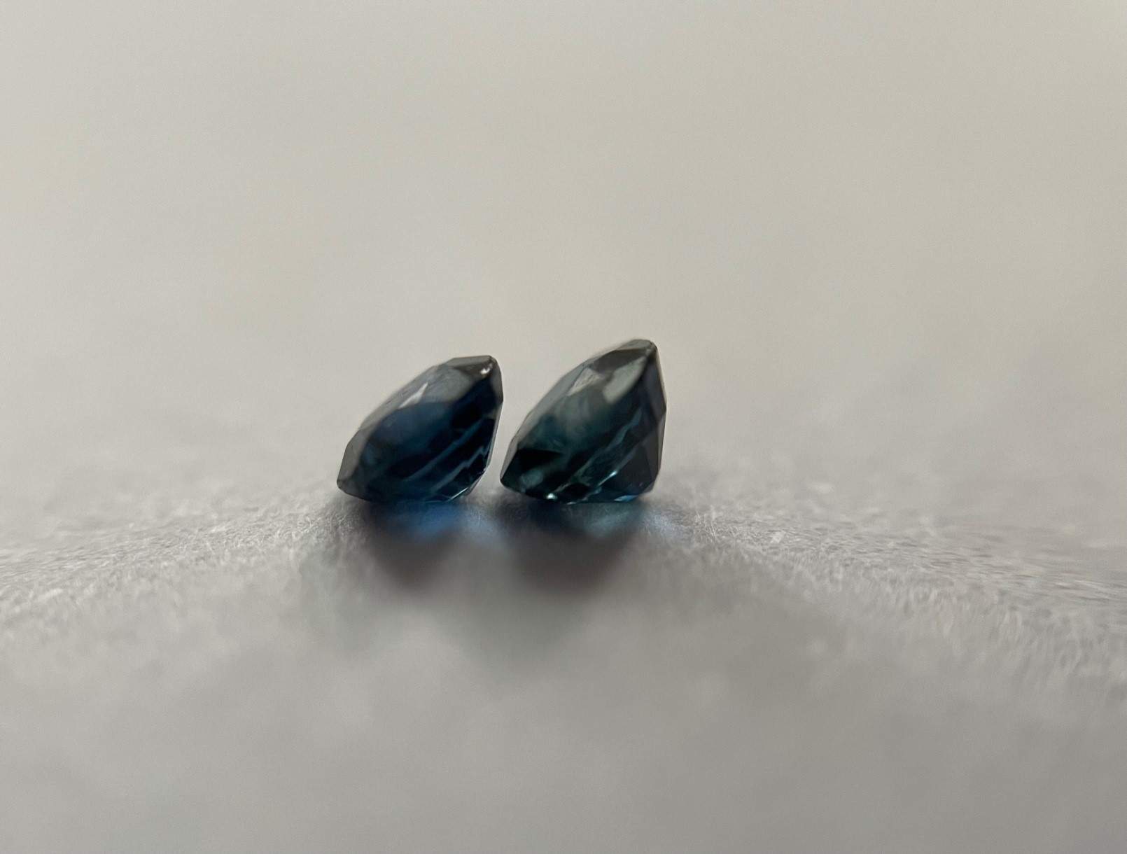 Sapphires 0.3 ct.