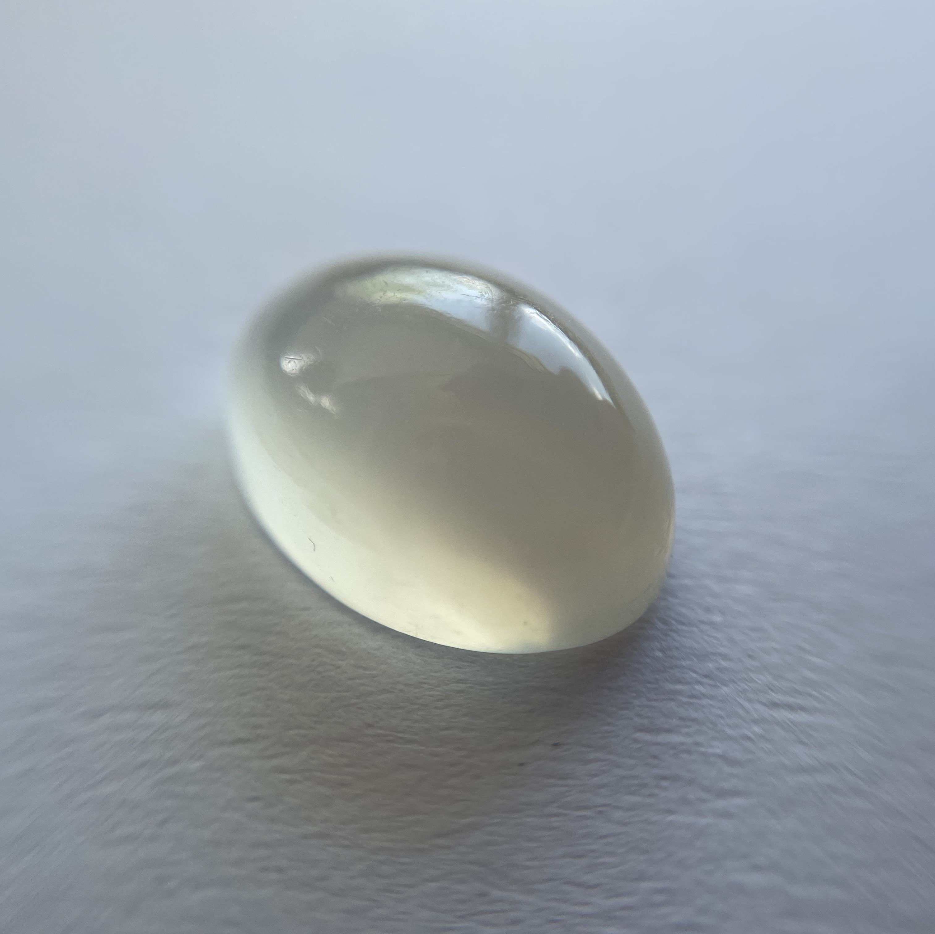 Moonstone 6.6 ct.