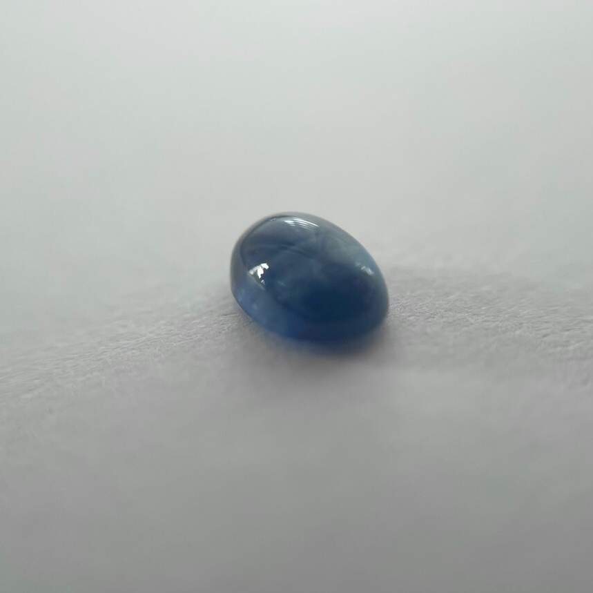 Sapphire Cabochon 0.8 ct.