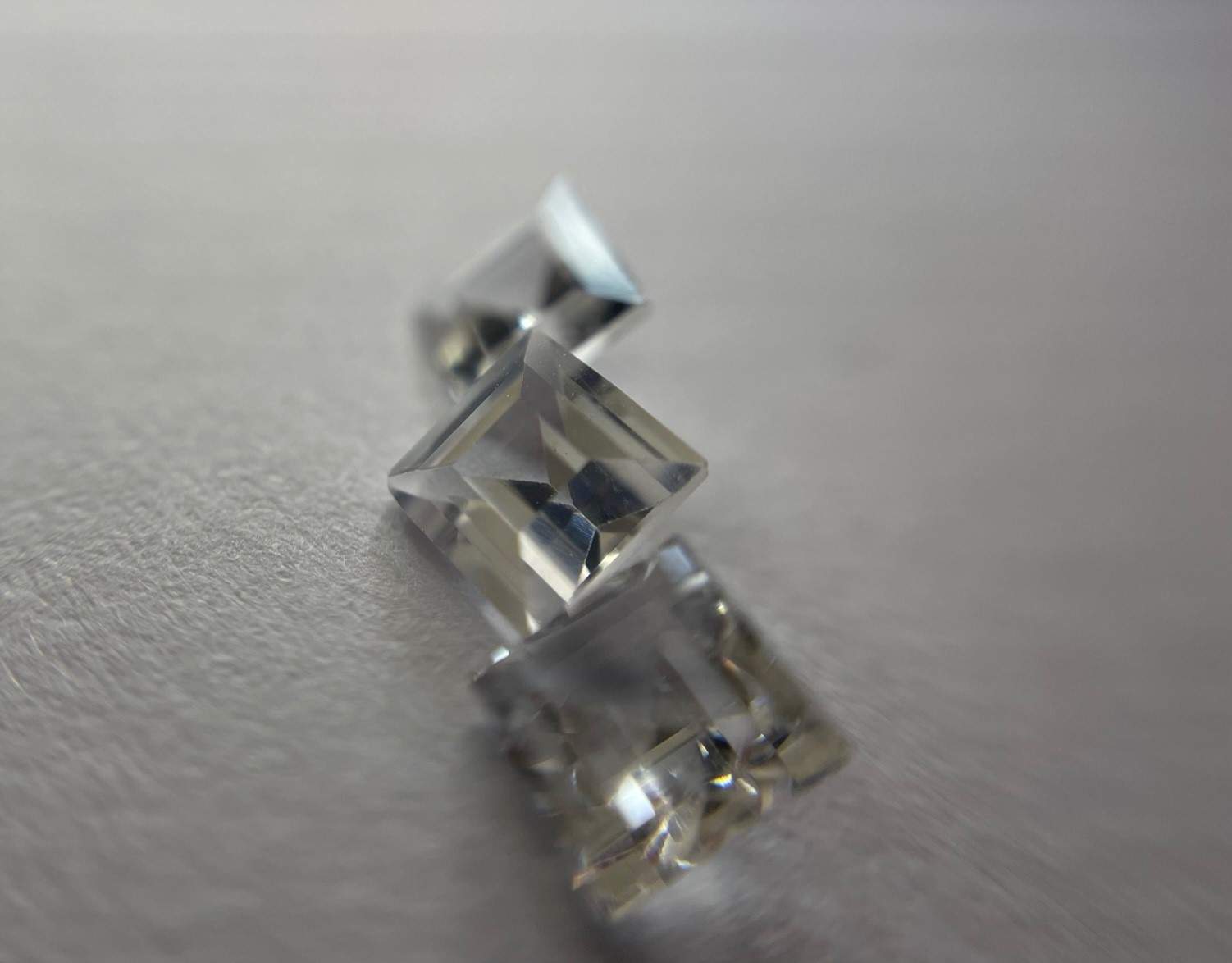 Synthetic white Sapphires 1.35 ct.