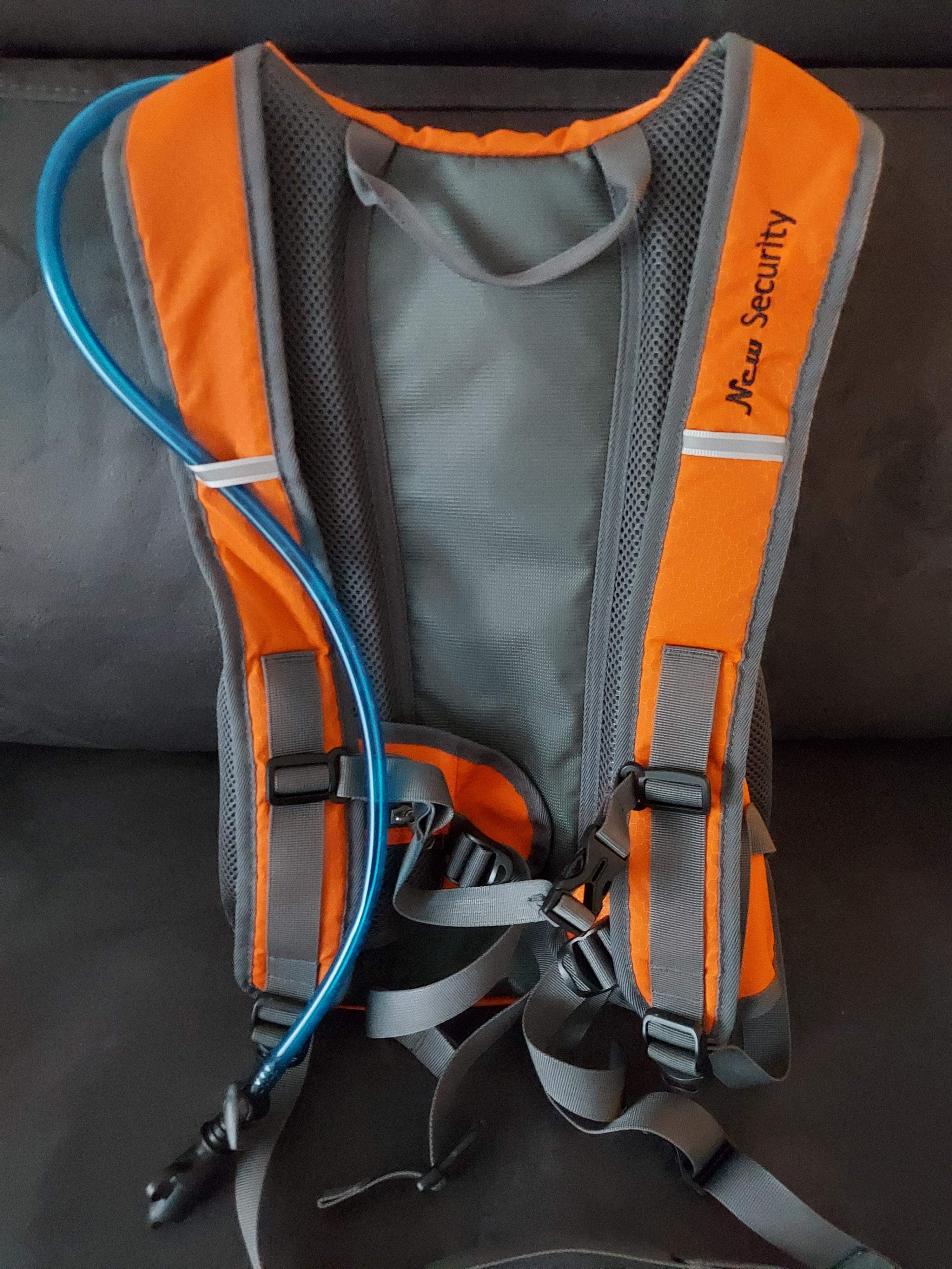 New Security Rucksack mit 7-W-Solar Panel für USB-Ladegeräte,mit 2L Silikon Trinkflasche.