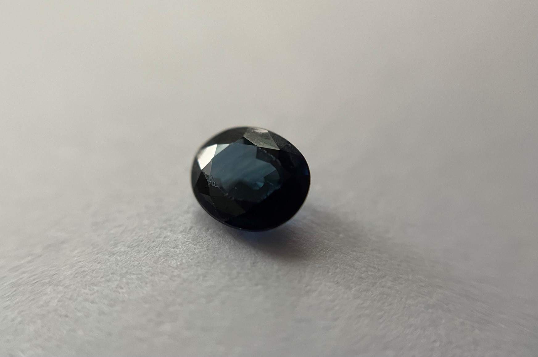 Sapphire 0.4 ct.